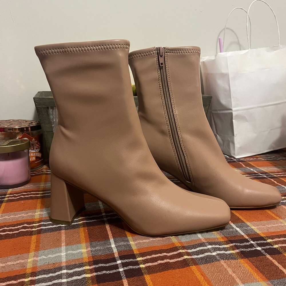Elegant Beige Ankle Boots